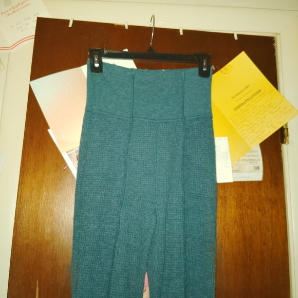 OUT FROM UNDER Urban Outfitters Aria Seamed Flare Leggings - Small 🆕 - Picture 6 of 11